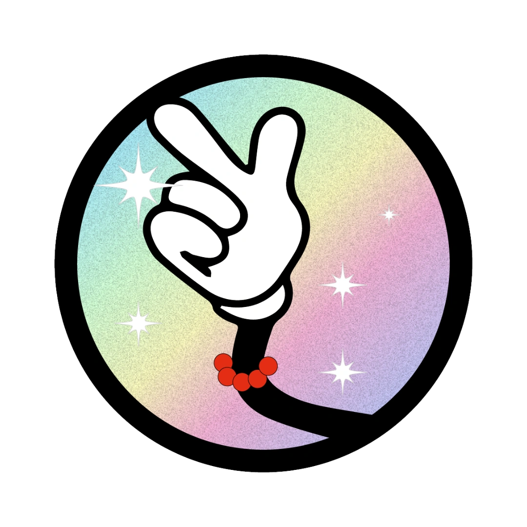 Ein rundes Firmenlogo als Glitzer-Sticker auf einem Laptop. Wirkt wie ein hochwertiger Button oder Sticker-Badge.