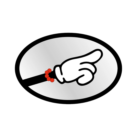 Ein ovaler transparenter Sticker klebt mittig auf einer Glasflasche und wirkt durch den klaren Rand sehr harmonisch und edel.